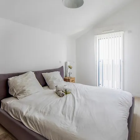 Exceptional Duplex With Terrace And Jacuzzi - - Welkeys *