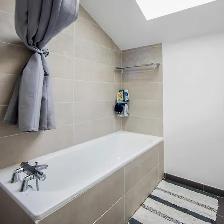 Exceptional Duplex With Terrace And Jacuzzi - - Welkeys Châtillon
